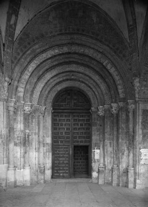 Iglesia de San Martín — Portal