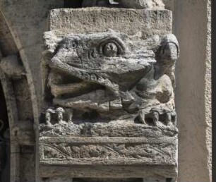 Hauptportal — Drache