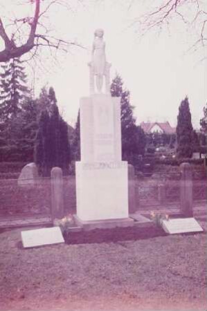 Detlev von Liliencron (1844-1909) - Grabstätte