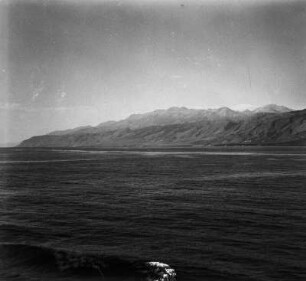 Küste nahe Kap Lithino : Nahe Kap Lithino an der Südküste von Kreta vom Wasser aus aufgenommen.