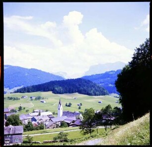 Schwarzenberg: Landschaft des Bregenzer Waldes, mit Ort
