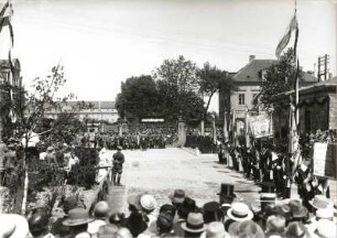 Bautzen. Infanterieregiment der Reichswehr vor der Garnisonswache in der Löbauer Straße