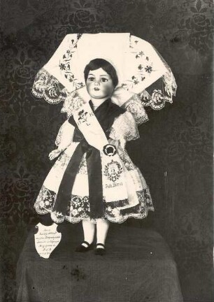 Puppe in der Tracht aus Burg : Kleidung - niedersorbische Tracht. Ort: Bórkowy / Burg-Spreewald. Puppe (Geschenk des Königin-Luise-Bundes)
