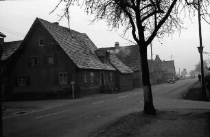 Norsingen: Dorfstraße am Ende des Dorfes