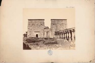 Tempel der Isis, Philae: Ansicht, Pylon und Kolonnade