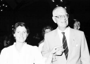 33. Tagung 1983 Chemiker; Maikäferrede hält Adolf Butenandt: Graf Lennart Bernadotte; Gräfin Sonja Bernadotte bei der Polonaise am Studentenabend