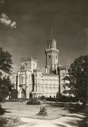 Schloss Hluboká unweit von České Budějovice (Budweis) : Reproduktion nach Foto (Fotograf unbekannt)