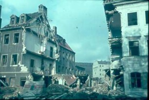 Dresden-Altstadt. Ruinen von Wohnhäusern (in der Nähe vom Bahnhof Dresden-Mitte)