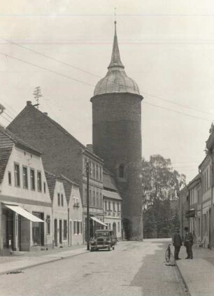 Luckau, Roter Turm : Luckau. Roter Turm mit Langer Gasse