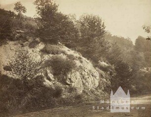 Felsabhang mit Weg