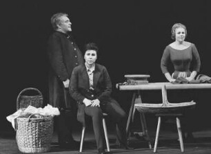 Szenenbilder aus "Fidelio", Oper in zwei Akten von Ludwig van Beethoven. Deutsche Oper Berlin, November 1962