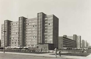 Dresden-Johannstadt. Zehn- und fünfgeschossige Wohnbauten zwischen Striesener und Holbeinstraße