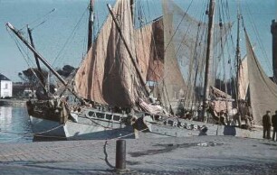 Fischerboote im Hafen von La Rochelle (Aufnahme im Rahmen der Fotokampagne im besetzten Frankreich)