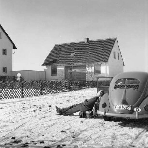 Erstes Sonnenbad auf dem verschneiten Dobel.