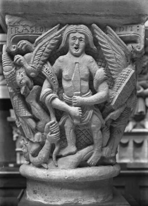 Clermont-Ferrand, Notre-Dame-du-Port, Gipsabguss des nord-nordöstlichen Chorsäulenkapitells, Darstellung der Ira