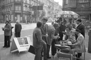 Wahlkampf des Karlsruher Bundestagsabgeordneten Dr. Peter Corterier zur Bundestagswahl am 19. November 1972