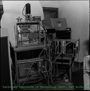 Steuereinheit des Computer Automated Measurement and Control-Systems (CAMAC) am Zyklotron (Zykl)