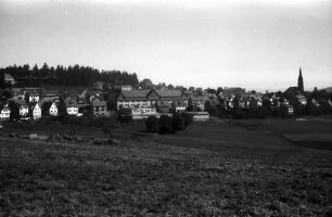 St. Georgen (Schwarzwald): Gesamtansicht, Panorama, vom Ortseingang, näher