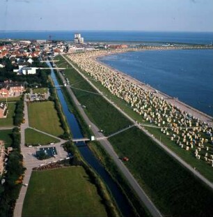 Büsum. Grüne Wiese Strand : Büsum. Büsum mit einmaligem grünen Wiese Strand