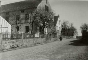 Dorfstraße mit Gehöft (Nr. 40)