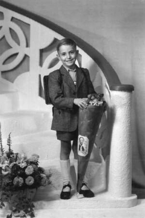 Schulanfänger. Aufnahme Roßwein, 1953