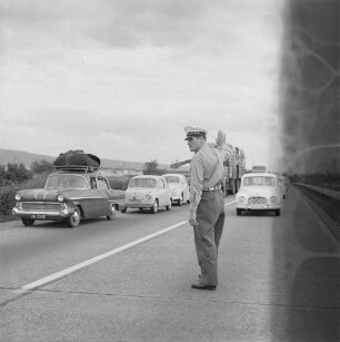 Reiseverkehr auf der Autobahn.