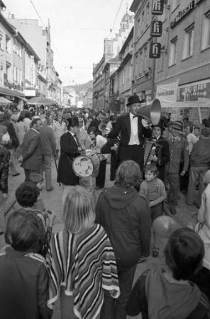 Einweihung der Fußgängerzone Durlach in der Pfinztalstraße zwischen Friedrichschule und Marktplatz