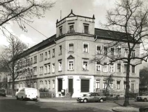 Dresden-Trachau, Wilder-Mann-Straße 20/22/Cottbuser Straße 16. Wohnhaus mit Ladeneinbau. Eckansicht