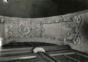 Dresden-Altstadt. Kreuzkirche (1897-1900; R. Schilling, J. Gräbner und 1946/1955; F. Steudtner). Westliches Innenportal. Scheiteluntersicht und Gewände