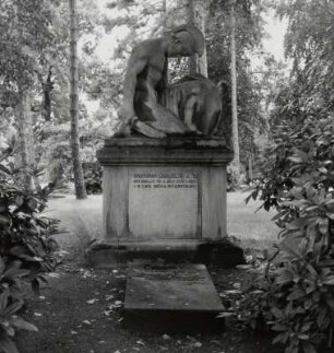 Figurengrabmal der Familie des Kaufmanns Carl Richard Focke