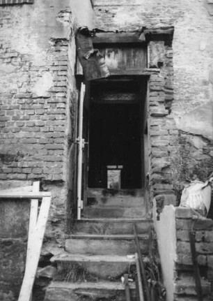 Annaberg-Buchholz. Wohnhaus, Obere Schmiedegasse 11. Hofeingang (baufällig)