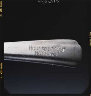 Besteck von Mitropa mit Gravur "Hauptbahnhof Hannover, Detailansicht