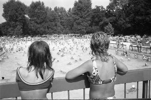 Badebetrieb im Rheinstrandbad Rappenwört