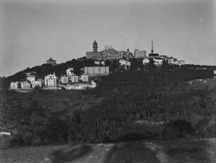 Der Tibidabo : Blick auf den Hausberg Tibidabo mit Herz Jesu Kirche in Barcelona