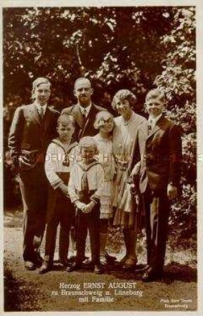 Ernst August von Braunschweig mit Familie