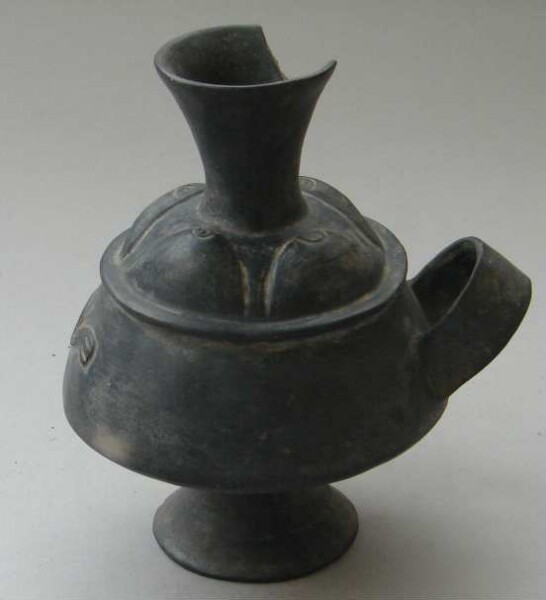 Clay vessel