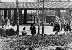 Hamburg. Planten un Blomen. Gäste erfreuen sich an den Parkanlagen