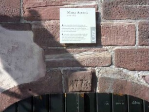 Stadtbild-Altburger Straße im Westen-Haus Nr 3 (erbaut 1777)-Erdgeschoß mit Kellereingang - im Schlußstein Jahreszahl 1777 - sowie Werksteine im Mauersteinverband