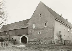 Wohnstallhaus : Dreiseithof (2. H. 19. Jh.). Scheune und Wohnstallhaus