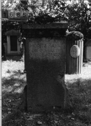 Grabstein 1685 [Hahn S. 113 Grab-Nr. 2498]