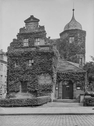Ansicht des Museums für Sächsische Volkskunst im Jägerhof : Dresden, Museum für Sächsische Volkskunst im Jägerhof, Straßenansicht