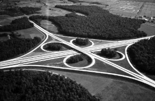 Freiburg: Autobahnkleeblatt, Freiburg Mitte, von Westen