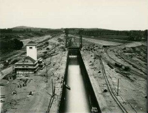 Schleuse Hünxe im Lippe-Seitenkanal, Deutschland, 1927