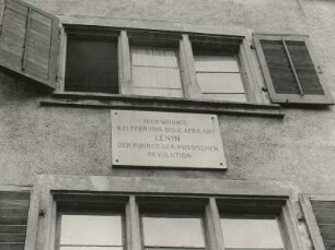 Zürich. Gedenktafel an dem Wohnhaus W. I. Lenins in der Spiegelgasse