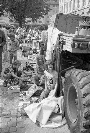 Flohmarkt auf dem Stephanplatz