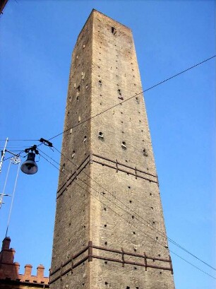 Bologna: Torre Garisenda