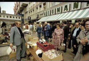 Berlin; West: Straßenverkäufer am Ku' Damm