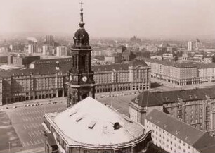 Kreuzkirche : Dresden-Altstadt, Blick vom Rathausturm über Kreuzkirche und Altmarkt auf die Stadt