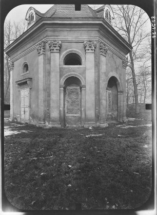 Rudolstadt, Schloßbezirk 1. Schloß Heidecksburg. Schallhaus (2. H. 17. Jh.) im Schloßgarten