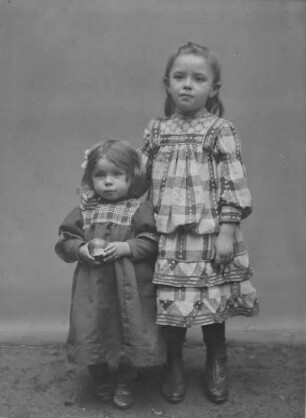 Zwei Kinder
